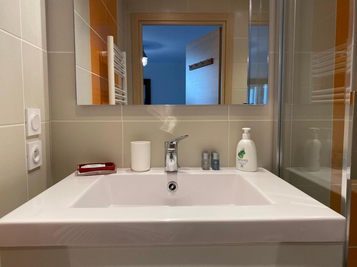 Joli Studio - 10 Min A Pied Du Lac Apartman Annecy Kültér fotó